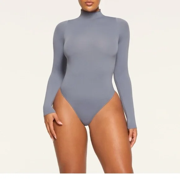 SKIMS Blue Long Sleeve Fitted Bodysuit - Picture 7 of 7